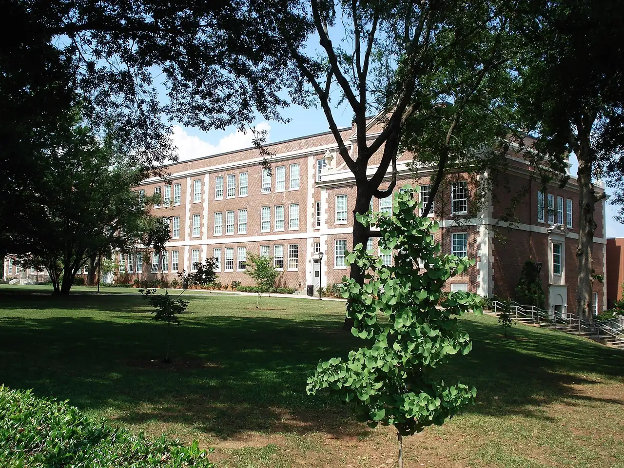 The Charles Allen Drive building of Midtown High School, then named Henry W. Grady High School